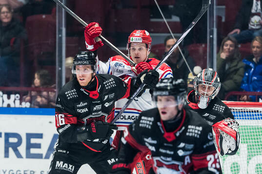 Timrås Sebastian Hartmann och Malmö Redhawks Matias