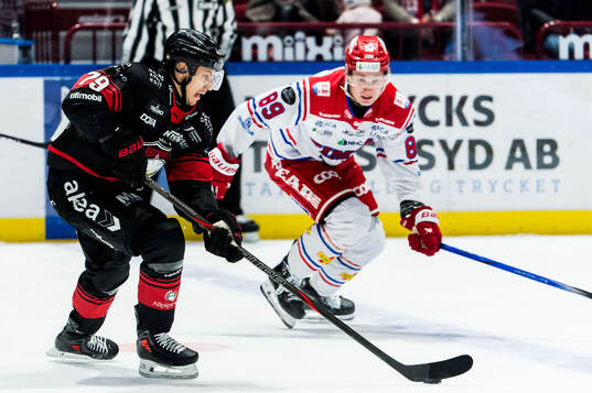 Malmö Redhawks Jakub Galvas och Timrås Oliver Kapanen