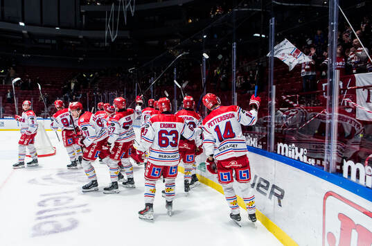 Timrås spelare jublar