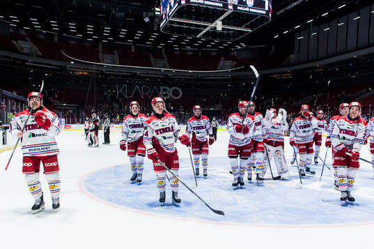 Timrås spelare jublar
