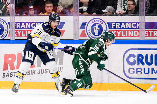 HV71s Oscar Engsund och Färjestads Marian Studenic