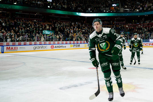 Färjestads Viktor Lodin jublar