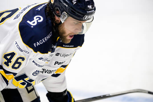 HV71s Joona Luoto deppar