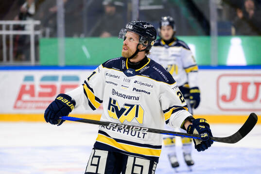 HV71s Mattias Tedenby deppar