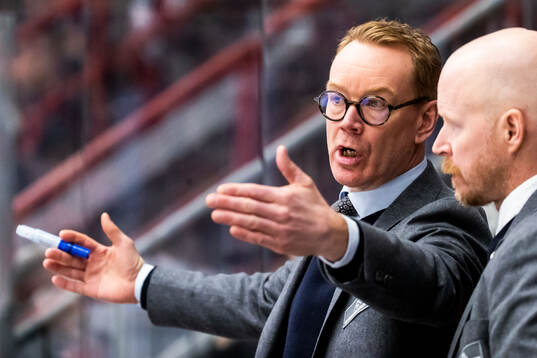 Örebros tränare Niklas Eriksson och assisterande tränare