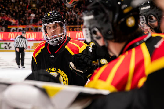 Brynäs Oskar Lindblom jublar