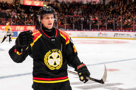 Brynäs Linus Ölund jublar