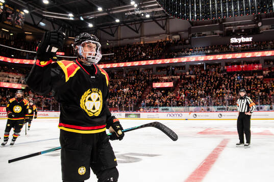 Brynäs Oskar Lindblom jublar