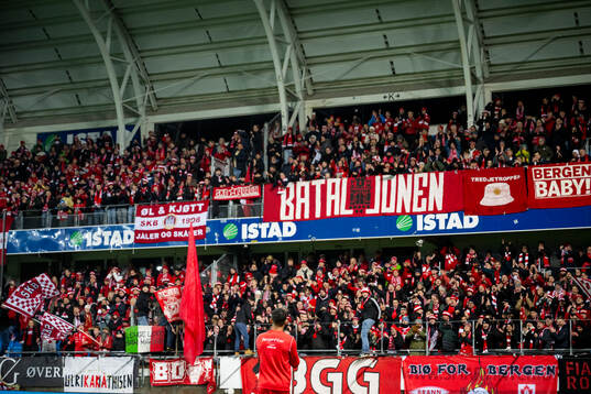 Japhet Sery Larsen of Brann and spectators