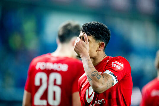 Japhet Sery Larsen of Brann looks dejected
