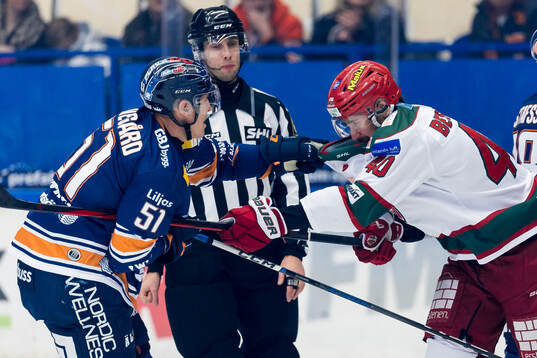 Växjös Emil Sylvegård och Modos David Bernhardt