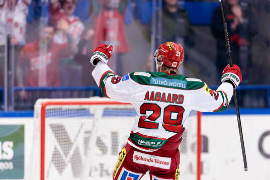 Modos Mikkel Aagaard jublar