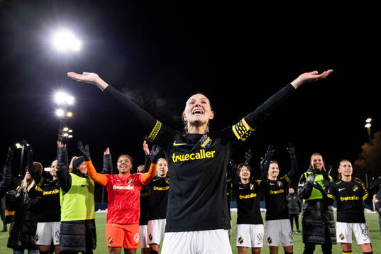 Bläddra bland fler bilder av Fotboll, Kval till Damallsvenskan, AIK - Umeå