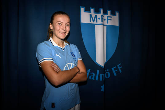 Sara Kanutte Fornes posera för ett porträtt