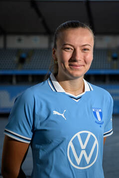 Sara Kanutte Fornes posera för ett porträtt