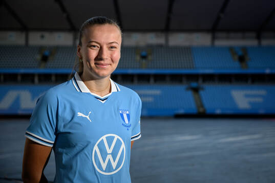 Sara Kanutte Fornes posera för ett porträtt