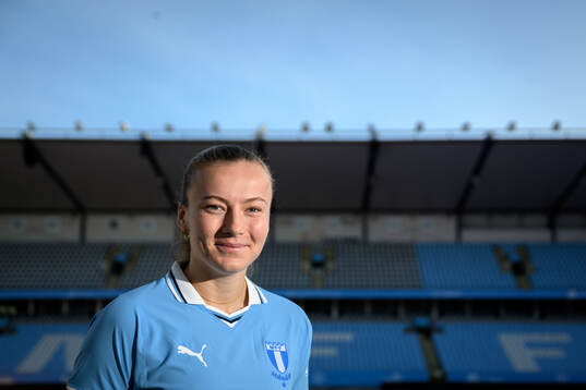 Sara Kanutte Fornes posera för ett porträtt