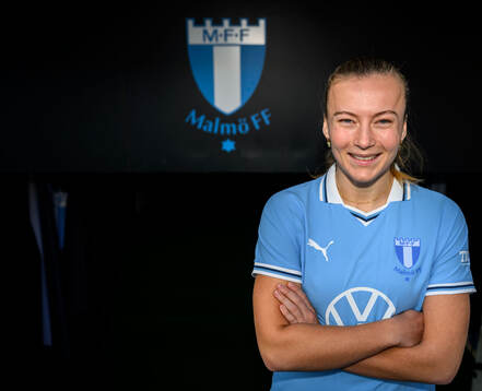 Sara Kanutte Fornes posera för ett porträtt