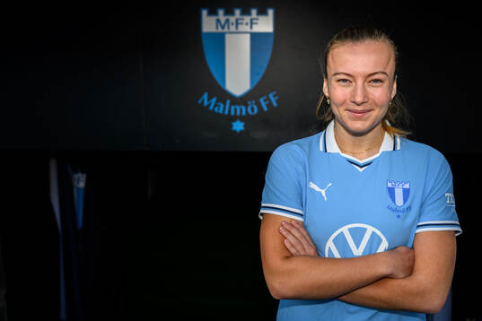 Sara Kanutte Fornes posera för ett porträtt
