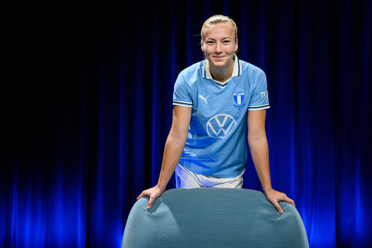 Sara Kanutte Fornes posera för ett porträtt