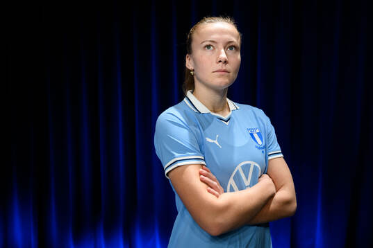Sara Kanutte Fornes posera för ett porträtt