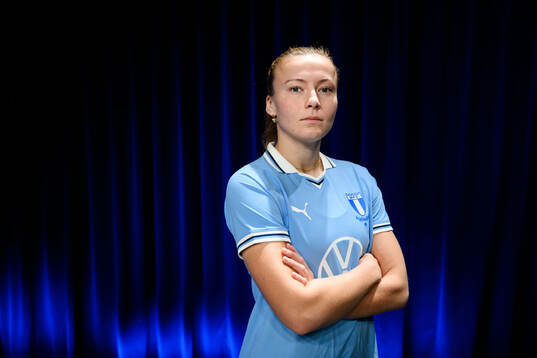 Sara Kanutte Fornes posera för ett porträtt