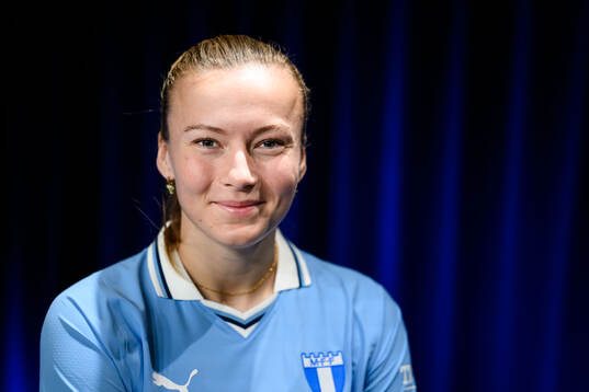 Sara Kanutte Fornes posera för ett porträtt