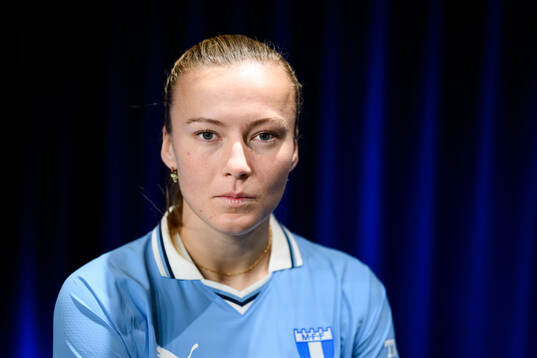 Sara Kanutte Fornes posera för ett porträtt