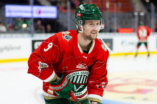 Frölundas Linus Weissbach i specialtröja för