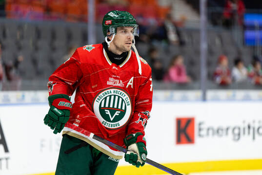 Frölundas Henrik Tömmernes i en specialtröja för