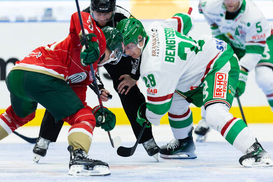 Frölundas Nicklas Lasu och Rögles Anton Bengtsson