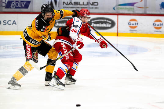 Luleås Linus Funck och Timrås Vincent Gellar