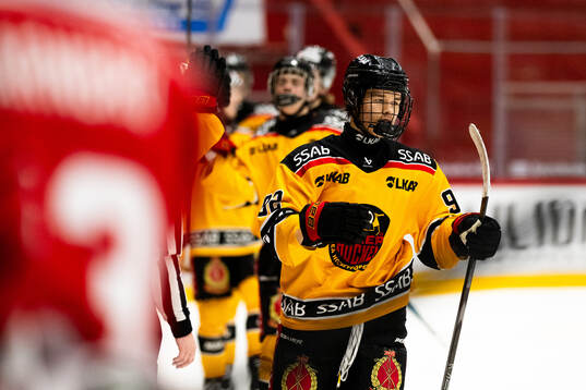 Luleås Casper Juustovaara Karlsson jublar