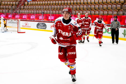 Timrås Vincent Gellar jublar