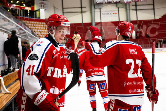 Timrås Justin Gull jublar