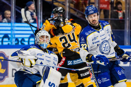 Leksands målvakt Marcus Gidlöf och Marek Hrivik deppar