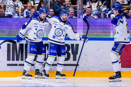 Leksands Oskar Lang jublar
