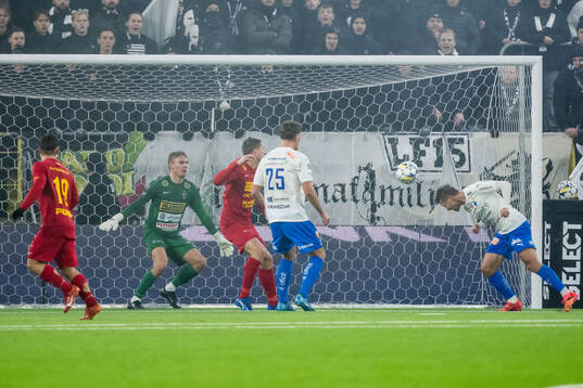Värnamos Albin Lohikangas gör 1-0 bakom Landskronas