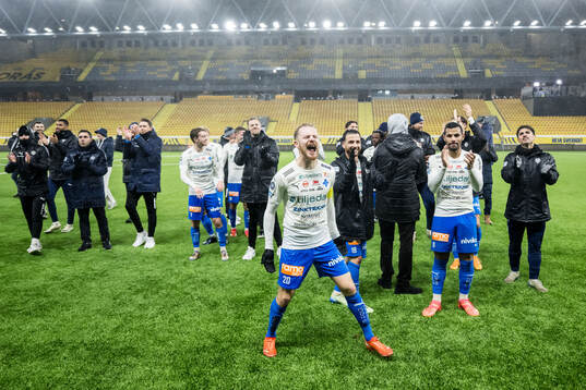 Värnamos Freddy Winsth jublar