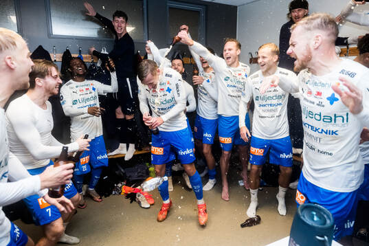 Värnamos Albin Lohikangas och Gustav Engvall jublar