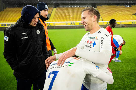 Värnamos Carl Johansson och Albin Lohikangas jublar