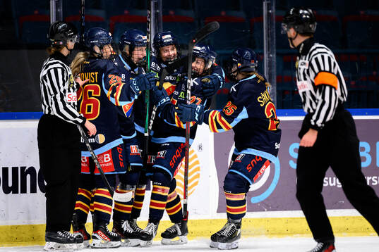 Djurgårdens Linnea Adelbertson jublar