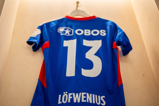The kit of Mimmi Matilda Löfwenius Veum of Vålerenga in