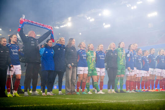 Nils Lexerød, head coach of Vålerenga, and players