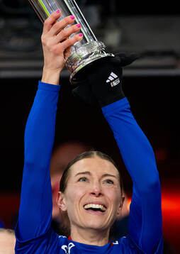 Mimmi Löfwenius Veum of Vålerenga celebrates with the