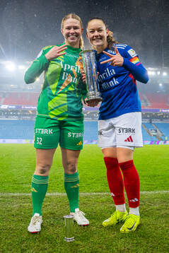 Goalkeeper Jalen Justine Tompkins and Janni Bøgild Thomsen