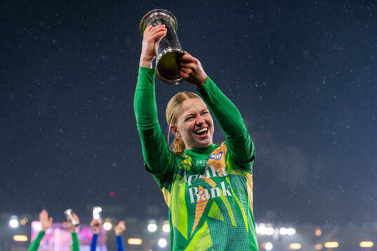 Goalkeeper Jalen Justine Tompkins of Vålerenga celebrates