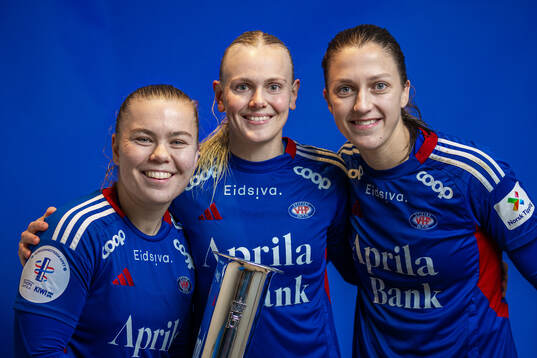 Olaug Tvedten, Karina Sævik and Emma Stølen Godø of