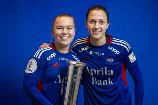 Olaug Tvedten and Emma Stølen Godø of Vålerenga pose for