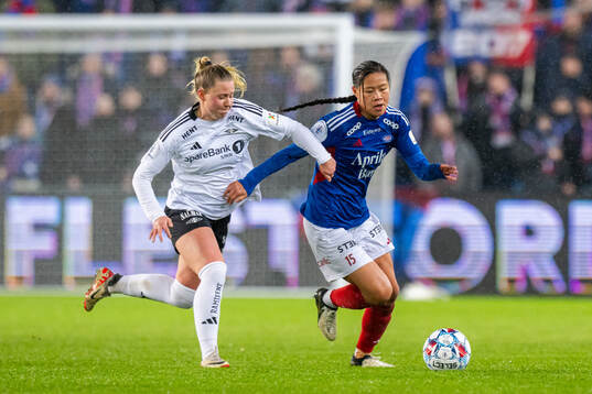Selma Sol Magnusdottir of Rosenborg and Ylinn Tennebø of